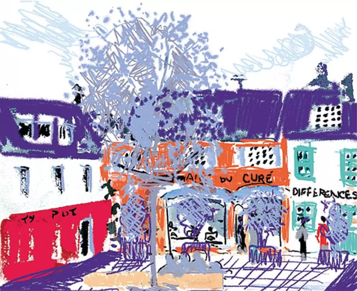 La petite place derrière l'église